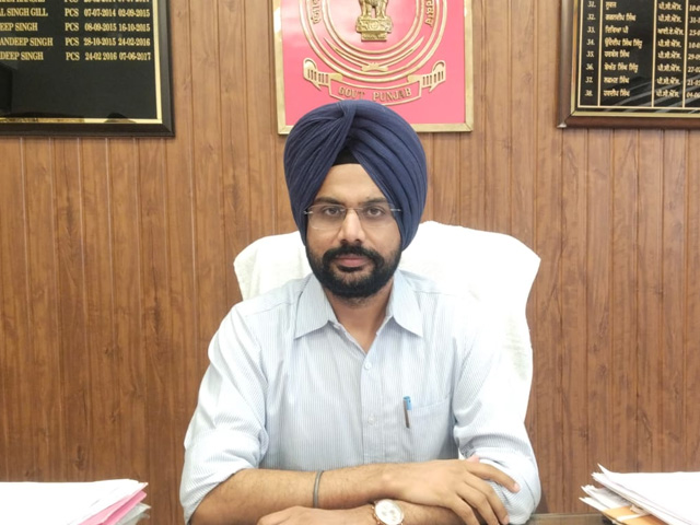 ਨਗਰ ਕੌਂਸਲ ਗੁਰੂਹਰਸਹਾਏ ਚੋਣਾਂ - ਸਵੇਰੇ 10 ਵਜੇ ਤੱਕ 16.47 ਫ਼ੀਸਦੀ ਵੋਟਿੰਗ ਦਰਜ - ਰਿਟਰਨਿੰਗ ਅਫ਼ਸਰ ਹਰਦੀਪ ਸਿੰਘ