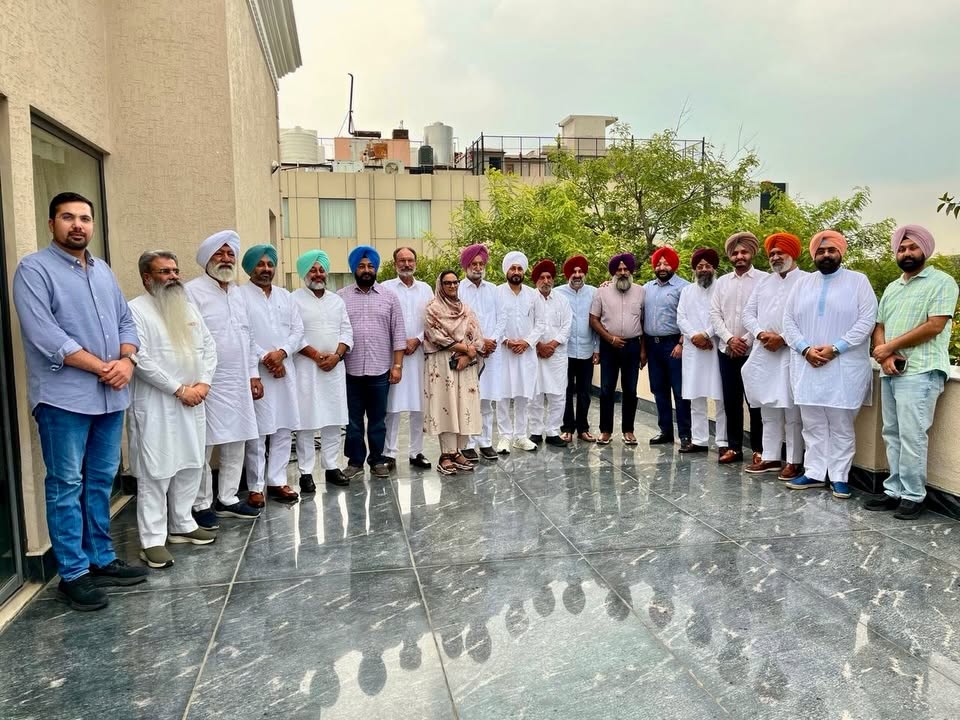 ਸੁਖਜਿੰਦਰ ਸਿੰਘ ਰੰਧਾਵਾ ਨੇ ਚਰਨਜੀਤ ਸਿੰਘ ਚੰਨੀ ਨਾਲ ਸਾਂਝੀ ਕੀਤੀ ਤਸਵੀਰ