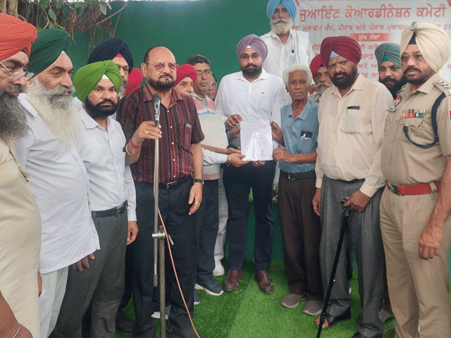 ਸੁਨਾਮ ਵਿਚ ਮੁਲਾਜ਼ਮ ਪੈਨਸ਼ਨਰਾਂ ਵਲੋਂ ਜ਼ਿਲ੍ਹਾ ਪੱਧਰੀ ਵਿਸ਼ਾਲ ਰੋਸ਼ ਰੈਲੀ ਕਰਕੇ ਧਰਨਾ ਦਿੱਤਾ ਗਿਆ