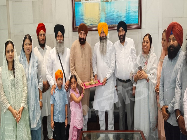 ਗੁਰਦੁਆਰਾ ਧੁਬੜੀ ਸਾਹਿਬ ਅਸਾਮ ਦੇ ਪ੍ਰਬੰਧਕ ਸ੍ਰੀ ਹਰਿਮੰਦਰ ਸਾਹਿਬ ਵਿਖੇ ਹੋਏ ਨਤਮਸਤਕ