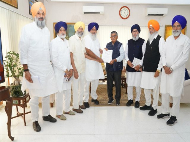ਪੇਪਰ ਲੀਕ ਦੀ ਜਾਂਚ ਸੀਬੀਆਈ ਤੋਂ ਕਰਵਾਉਣ ਦੀ ਰਾਜਪਾਲ ਪੰਜਾਬ ਤੋਂ ਕੀਤੀ  ਮੰਗ - ਮਜੀਠੀਆ
