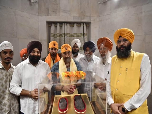 ਤਖ਼ਤ ਸ੍ਰੀ ਹਰਿਮੰਦਰ ਜੀ ਪਟਨਾ ਸਾਹਿਬ ਵਿਖੇ  ਨਤਮਸਤਕ ਹੋਏ  ਬਾਲੀਵੁੱਡ ਅਦਾਕਾਰ ਸੰਨੀ ਦਿਉਲ