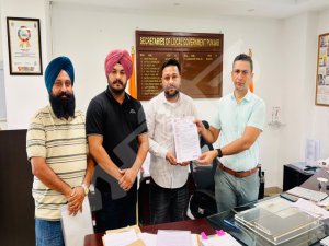 ਸੀਵਰੇਜ ਬੋਰਡ ਦੇ ਆਊਟਸੋਰਸ ਮੁਲਾਜ਼ਮਾ ਦੀ ਸਕੱਤਰ ਸਥਾਨਕ ਸਰਕਾਰਾਂ ਘਣਸ਼ਾਮ ਥੋਰੀ ਨਾਲ ਹੋਈ ਮੀਟਿੰਗ