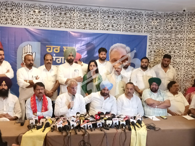 ਕਾਂਗਰਸ ਦੇ ਪ੍ਰੋਗਰਾਮ ਦੌਰਾਨ ਵਿਰੋਧ ਕਰਨ ਵਾਲੇ ਆਰ.ਐੱਸ.ਐੱਸ. ਸਮਰਥਕ - ਵੜਿੰਗ
