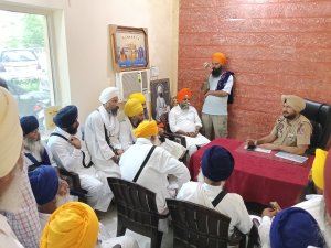 ਵਿਅਕਤੀ ਗੁਰਦੁਆਰਾ ਸਾਹਿਬ ਵਿਚ ਵੜ ਕੇ ਪੀੜਾ ਆਸਨ ਉੱਪਰ ਸੌਂ ਗਿਆ,  ਕੀਤਾ ਪੁਲਿਸ ਹਵਾਲੇ