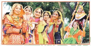 ਸਾਉਣ ਦੀਆਂ ਪੀਂਘਾਂ, ਤੀਆਂ ਦੀਆਂ ਰੌਣਕਾਂ ਅਤੇ ਪੰਜਾਬੀ ਬੋਲੀਆਂ ਦੀ ਅਮਰ ਗੂੰਜ