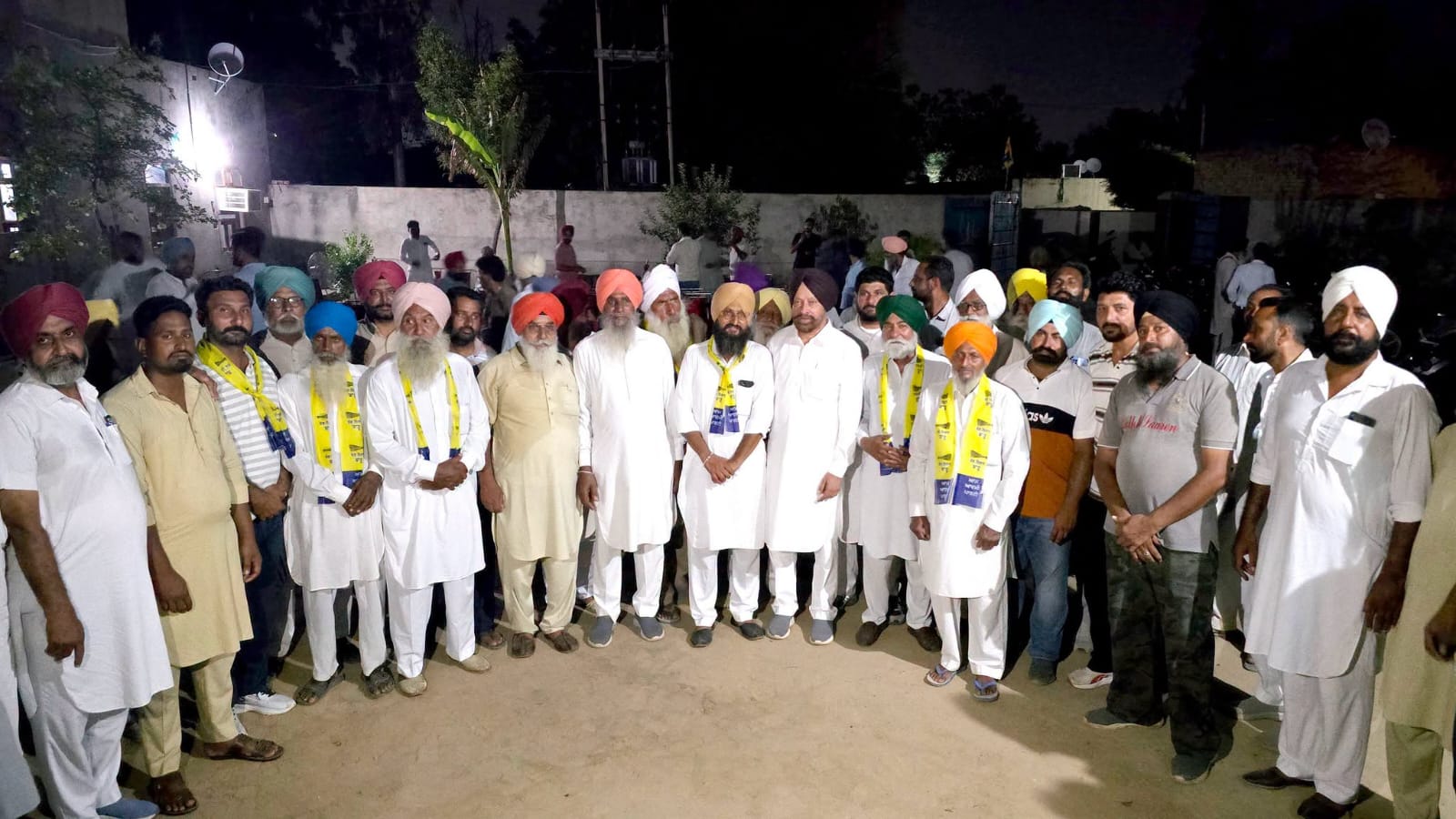 ਸ੍ਰੀ ਮੁਕਤਸਰ ਸਾਹਿਬ ਦੇ ਸ਼੍ਰੋਮਣੀ ਅਕਾਲੀ ਦਲ (ਬ) ਦੇ ਸੀਨੀਅਰ ਆਗੂ ਲਾਲੀ ਸਾਥੀਆਂ ਸਮੇਤ ਆਮ ਆਦਮੀ ਪਾਰਟੀ ਵਿਚ ਸ਼ਾਮਿਲ