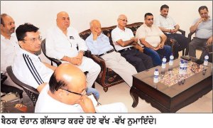 ਸ੍ਰੀ ਦੇਵੀ ਤਲਾਬ ਮੰਦਰ ਵਿਖੇ ਪੱਥਰਬਾਜ਼ੀ ਕਰਨ ਵਾਲਿਆਂ ਵਿਰੁੱਧ ਸਖ਼ਤ ਕਾਰਵਾਈ ਕਰਨ ਦੀ ਮੰਗ