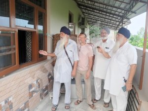 ਘਰ 'ਚੋਂ  ਲੱਖਾਂ ਦੀ ਨਗਦੀ ਤੇ ਸੋਨੇ ਦੇ ਗਹਿਣੇ ਚੋਰੀ