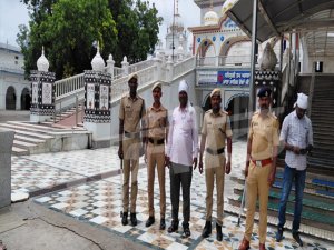 ਸੁਖਬੀਰ ਸਿੰਘ ਬਾਦਲ ’ਤੇ ਹਮਲੇ ਦੀ ਜਾਂਚ ਲਈ ਗੁਰਦੁਆਰਾ ਮਾਤਾ ਸਾਹਿਬ ਦੇਵ ਵਿਖੇ ਪੁੱਜੇ ਪੁਲਿਸ ਅਧਿਕਾਰੀ