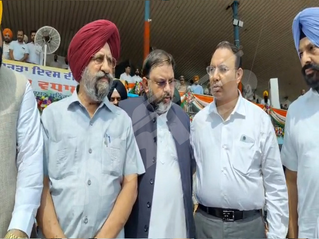 ਆਜ਼ਾਦੀ ਦਿਹਾੜੇ ਦੇ ਸਮਾਗਮ ਮੌਕੇ ਵਿਧਾਇਕ ਗਿੱਲ ਤੇ ਮਹਿਤਾ 'ਚ ਤਲਖਬਾਜ਼ੀ