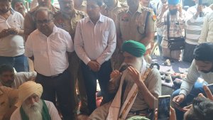 ਕੇਂਦਰ ਸਰਕਾਰ ਨਾਲ 4 ਸਤੰਬਰ ਨੂੰ ਕੇਂਦਰੀ ਮੰਤਰੀਆਂ ਨਾਲ ਮੀਟਿੰਗ ਦੇ ਭਰੋਸੇ ਤੋਂ ਬਾਅਦ ਜਗਜੀਤ ਸਿੰਘ ਡੱਲੇਵਾਲ ਵਲੋਂ ਖਨੌਰੀ ਬਾਰਡਰ ’ਤੇ ਧਰਨਾ ਮੁਲਤਵੀ
