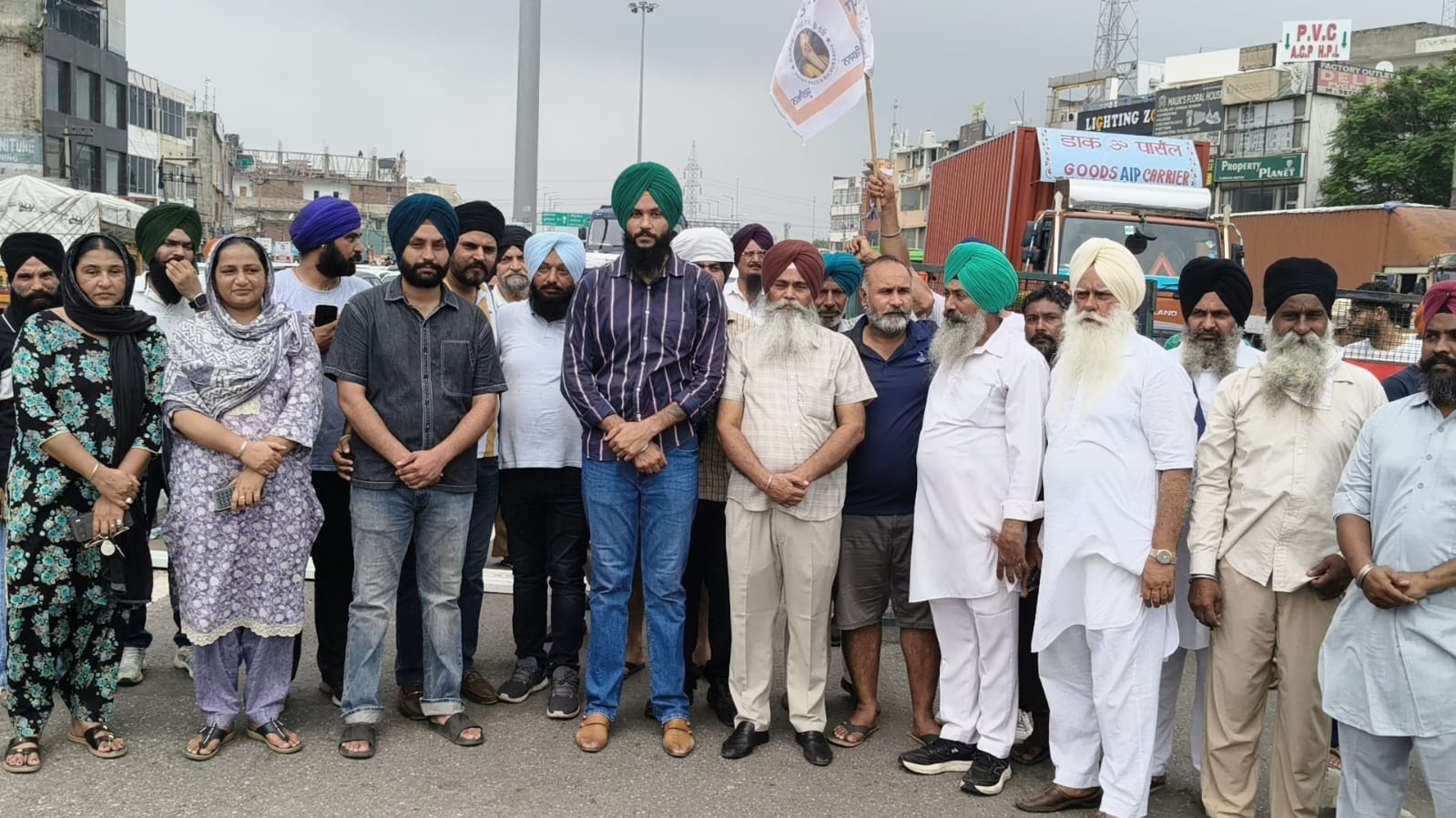 ਪੰਜਾਬ ਬੰਦ ਦੇ ਸੱਦੇ ਨੂੰ ਲੈ ਕੇ ਖਰੜ ਚ ਮਿਲਿਆ ਭਰਵਾਂ ਹੁੰਗਾਰਾ