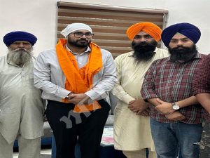 ਡੀ.ਸੀ. ਅੰਮ੍ਰਿਤਸਰ ਬਾਬਾ ਬੁੱਢਾ ਸਾਹਿਬ ਕੱਥੂਨੰਗਲ ਵਿਖੇ ਹੋਏ ਨਤਮਸਤਕ