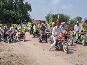 ਭਾਰਤੀ ਕਿਸਾਨ ਯੂਨੀਅਨ ਏਕਤਾ ਉਗਰਾਹਾਂ ਵਲੋਂ ਬਲਾਕ ਰਾਮਪੁਰਾ ਦੇ ਪਿੰਡਾਂ ਵਿਚ ਮੋਟਰਸਾਈਕਲ ਮਾਰਚ ਕੀਤਾ ਗਿਆ