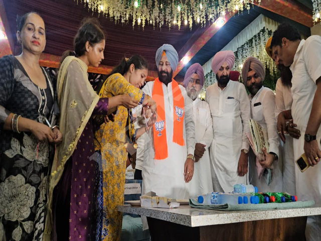 ਭਾਜਪਾ ਨੇ ਮਨਾਇਆ ਰੱਖੜੀ ਦਾ ਤਿਉਹਾਰ