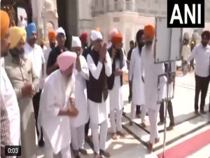 ਕੇਂਦਰੀ ਮੰਤਰੀ ਸ਼ਿਵਰਾਜ ਸਿੰਘ ਚੌਹਾਨ ਸ੍ਰੀ ਦਰਬਾਰ ਸਾਹਿਬ ਵਿਖੇ ਨਤਮਸਤਕ