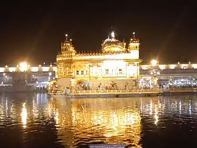 ਪਰਿਵਾਰ ਸਮੇਤ ਸੱਚਖ਼ੰਡ ਸ੍ਰੀ ਹਰਿਮੰਦਰ ਸਾਹਿਬ ਨਤਮਸਤਕ ਹੋਏ ਬਾਲੀਵੁੱਡ/ਪਾਲੀਵੁੱਡ ਅਦਾਕਾਰ ਅਤੇ ਗਾਇਕ ਜੱਸੀ ਗਿੱਲ