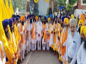 ਗੁਰਦੁਆਰਾ ਫ਼ਤਹਿਗੜ੍ਹ ਸਾਹਿਬ ਤੋਂ ਮੀਰੀ ਪੀਰੀ ਖ਼ਾਲਸਾ ਮਾਰਚ ਅਗਲੇ ਪੜਾਅ ਲਈ ਹੋਇਆ ਰਵਾਨਾ