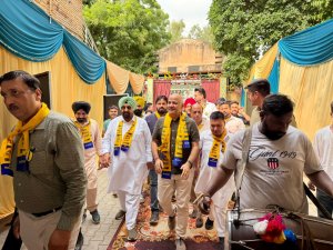 ਡੇਰਾਬੱਸੀ ’ਚ ‘ਆਪ’ ਦੇ ਸੰਗਠਨ ਨੂੰ ਮਜ਼ਬੂਤੀ ਦੇਣ ਲਈ ਸਿਸੋਦੀਆ ਨੇ ਬੂਥ ਲੀਡਰਾਂ ਨਾਲ ਕੀਤੀ ਮੀਟਿੰਗ
