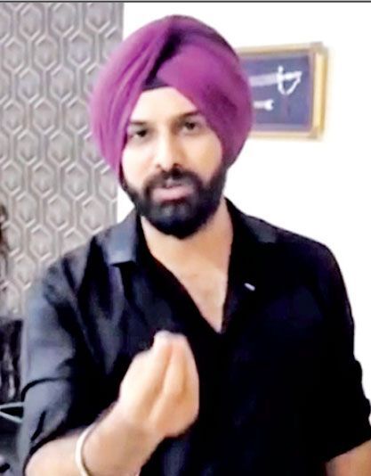 ਪਾਕਿ ਦੇ ਪਹਿਲੇ ਸਿੱਖ ਪੱਤਰਕਾਰ ਹਰਮੀਤ ਸਿੰਘ ਦੇ ਸਟੂਡੀਓ ’ਤੇ ਪੁਲਿਸ ਦਾ ਛਾਪਾ , ਕੰਪਿਊਟਰ ਤੇ ਕੈਮਰੇ ਜ਼ਬਤ