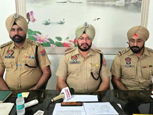 ਰਾਜਾਸਾਂਸੀ ਹਵਾਈ ਅੱਡੇ ਨੇੜੇ ਡਰੋਨ ਗਤੀਵਿਧੀ ਤੋਂ ਬਾਅਦ ਪੁਲਸ ਅਲਰਟ, ਅਣਪਛਾਤਿਆਂ ਖ਼ਿਲਾਫ਼ ਮਾਮਲਾ ਦਰਜ