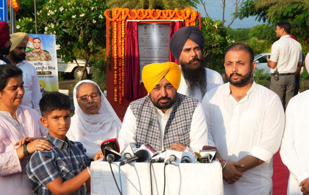 ਮਹਾਨ ਯੋਧੇ ਸ਼ਹੀਦ ਕਰਨਲ ਮਨਪ੍ਰੀਤ ਸਿੰਘ (ਕੀਰਤੀ ਚੱਕਰ) ਨੂੰ ਉਨ੍ਹਾਂ ਦੇ ਸ਼ਹੀਦੀ ਦਿਹਾੜੇ 'ਤੇ ਕੋਟਿ-ਕੋਟਿ ਪ੍ਰਣਾਮ- ਮੁੱਖ ਮੰਤਰੀ ਮਾਨ