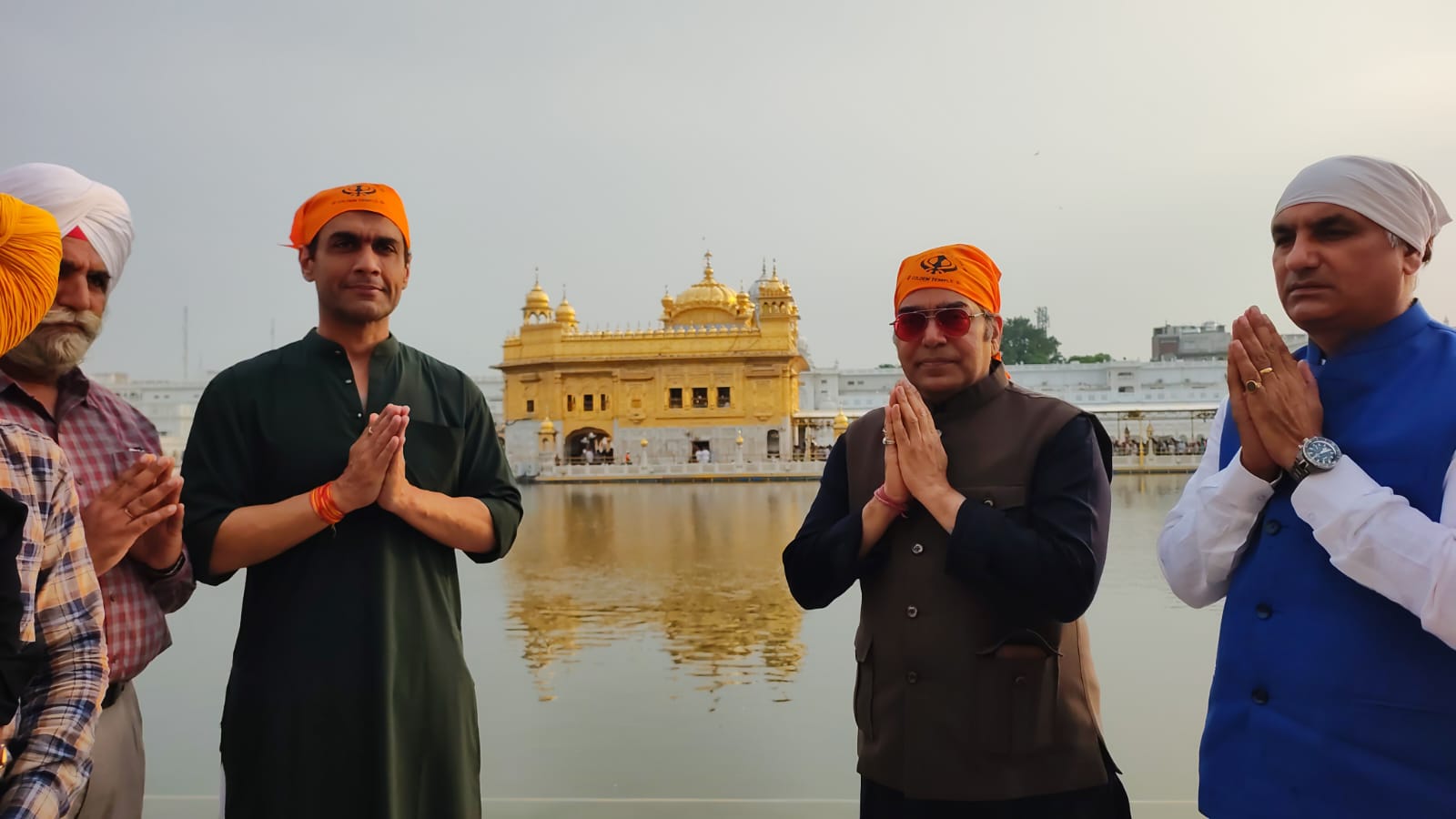 ਅਦਾਕਾਰ ਅਤੇ ਨਿਰਦੇਸ਼ਕ ਆਸ਼ੂਤੋਸ਼ ਰਾਣਾ ਨੇ ਸ੍ਰੀ ਹਰਿਮੰਦਰ ਸਾਹਿਬ ਵਿਖੇ ਟੇਕਿਆ ਮੱਥਾ