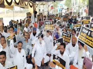 ਬਿਜਲੀ ਦੇ ਅਣਐਲਾਨੇ ਕੱਟਾਂ ਨੂੰ ਲੈਕੇ ਅਕਾਲੀ ਦਲ ਵਲੋਂ ਬਿਜਲੀ ਦਫ਼ਤਰ ਅੱਗੇ ਧਰਨਾ