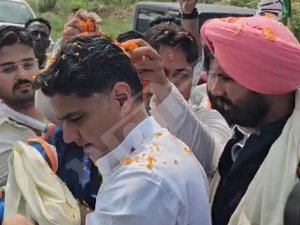 ਸਚਿਨ ਪਾਇਲਟ ਦੇ ਪੰਜਾਬ ਦੌਰੇ ਨੂੰ ਲੈ ਕੇ ਕਾਂਗਰਸੀਆਂ ’ਚ ਜੋਸ਼, ਲਾਲੜੂ ’ਚ 500 ਤੋਂ ਵੱਧ ਵਰਕਰਾਂ ਵਲੋਂ ਭਰਵਾਂ ਸਵਾਗਤ