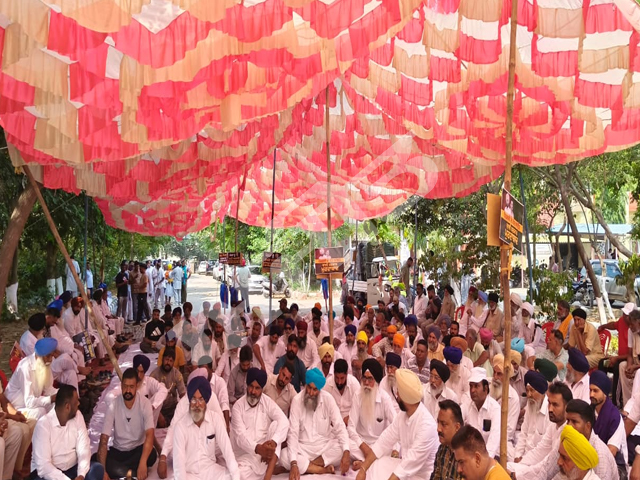 ਲਗਾਤਾਰ ਲੱਗ ਰਹੇ ਬਿਜਲੀ ਕੱਟਾਂ ਦੇ ਵਿਰੋਧ 'ਚ ਸ਼੍ਰੋਮਣੀ ਅਕਾਲੀ ਦਲ (ਬ) ਵਲੋਂ ਪ੍ਰਦਰਸ਼ਨ
