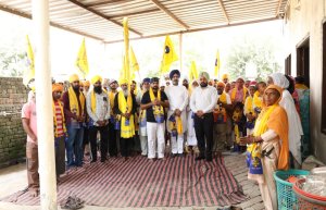 ਸਰਹੱਦੀ ਪਿੰਡ ਬੁਰਜ ਦੇ 50 ਪਰਿਵਾਰ ਅਕਾਲੀ ਦਲ ਵਾਰਿਸ ਪੰਜਾਬ ਦੇ ਵਿਚ ਹੋਏ ਸ਼ਾਮਿਲ