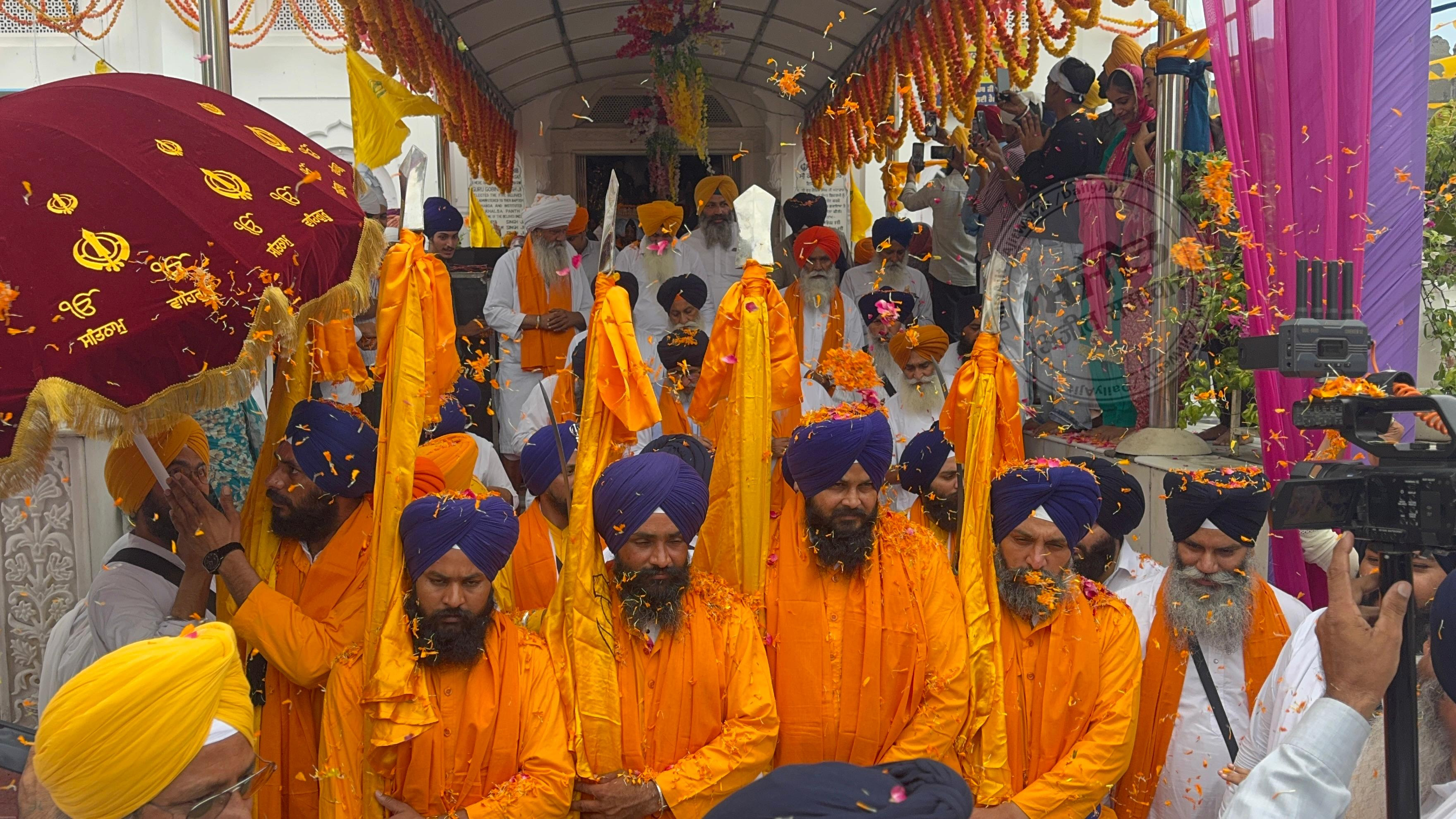 ਮੀਰੀ ਪੀਰੀ ਖਾਲਸਾ ਮਾਰਚ ਦਾ ਤੀਜਾ ਪੜਾਅ ਤਖਤ ਸ੍ਰੀ ਕੇਸਗੜ੍ਹ ਸਾਹਿਬ ਤੋਂ ਖਾਲਸਾਈ ਰਵਾਇਤਾਂ ਅਤੇ ਜੈਕਾਰਿਆਂ ਦੀ ਗੂੰਜ ਨਾਲ ਹੋਇਆ ਰਵਾਨਾ