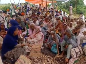 ਪ੍ਰਸ਼ਾਸਨ ਦੇ ਭਰੋਸੇ ਮਗਰੋਂ ਕਿਸਾਨ ਮਜਦੂਰ ਮੋਰਚੇ ਨੇ  ਅੰਮ੍ਰਿਤਸਰ-ਦਿੱਲੀ ਕੌਮੀ ਰੇਲ ਮਾਰਗ ਤੋਂ ਚੁੱਕਿਆ ਧਰਨਾ