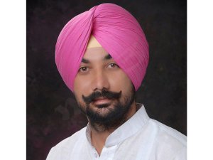 ਮਾਨਸਾ ਤੋਂ ਟਿਕਟ ਦੇ ਦਾਅਵੇਦਾਰ ਕਾਂਗਰਸੀ ਆਗੂ ਵਿੱਕੀ ਨੂੰ ਬੰਬੀਹਾ ਗੈਂਗ ਵਲੋਂ ਪਰਿਵਾਰ ਸਮੇਤ ਮਾਰਨ ਦੀ ਧਮਕੀ