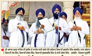 ਅਮਰਜੀਤ ਸਿੰਘ ਚਾਵਲਾ ਤੇ ਮਲਕੀਤ ਸਿੰਘ ਨੂੰ ਪੰਥ ’ਚੋਂ ਛੇਕਿਆ
*ਜੀਵਨ ਭਰ ਸਿੱਖ ਸੰਸਥਾਵਾਂ ’ਚ ਕੰਮ ਕਰਨ ’ਤੇ ਲਗਾਈ ਮੁਕੰਮਲ ਰੋਕ *ਪੰਜ ਸਿੰਘ ਸਾਹਿਬਾਨ ਦੀ ਹੰਗਾਮੀ ਇਕੱਤਰਤਾ ’ਚ ਅਹਿਮ ਫ਼ੈਸਲਾ