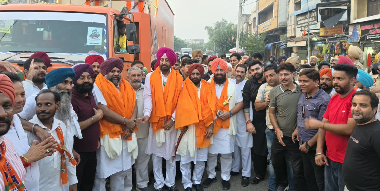 'ਨਸ਼ਾ ਮੁਕਤ ਪੰਜਾਬ ਯਾਤਰਾ' ਦੇ ਵਿਧਾਨ ਸਭਾ ਹਲਕਾ ਅਜਨਾਲਾ ਵਿਚ ਪਹੁੰਚਣ 'ਤੇ  ਪਾਰਟੀ ਅਹੁਦੇਦਾਰਾਂ ਅਤੇ ਵਰਕਰਾਂ ਵਲੋਂ ਭਰਵਾਂ ਸਵਾਗਤ