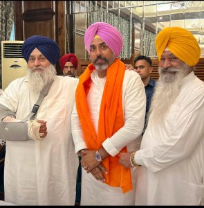 ਹਲਕਾ ਫਤਿਹਗੜ੍ਹ ਚੂੜੀਆਂ 'ਚ ਭਾਜਪਾ ਨੂੰ ਝਟਕਾ, ਹਲਕਾ ਇੰਚਾਰਜ ਰਹੇ ਬਿਕਰਮਜੀਤ ਸਿੰਘ ਨਠਵਾਲ ਮੁੜ ਸ਼੍ਰੋਮਣੀ ਅਕਾਲੀ ਦਲ (ਬ) ਵਿਚ ਸ਼ਾਮਿਲ