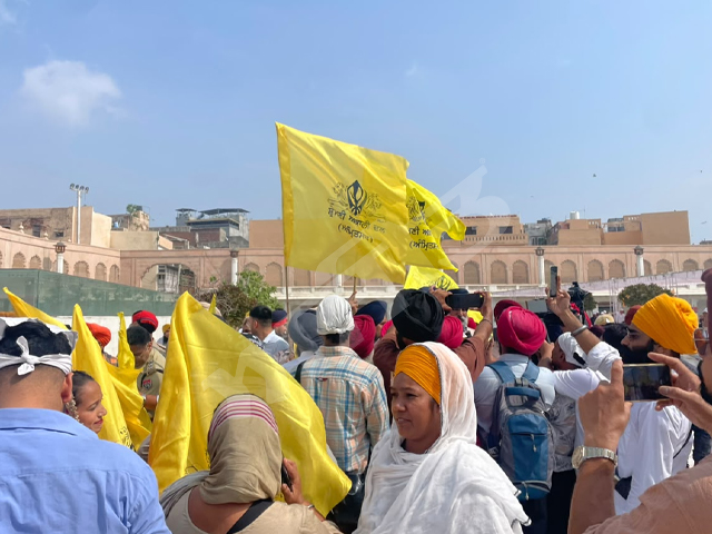ਵਫ਼ਦ ਸਮੇਤ ਸ੍ਰੀ ਹਰਿਮੰਦਰ ਸਾਹਿਬ ਵਿਖੇ ਨਤਮਸਤਕ ਹੋਣ ਪੁੱਜੇ ਭਾਰਤ ਚ ਅਮਰੀਕੀ ਸਫੀਰ ਸਰਜੀਓ ਗੋਰ