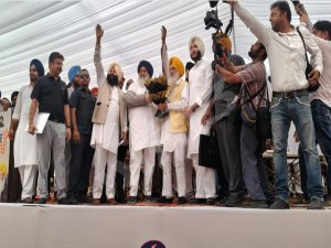 'ਪੰਜਾਬ ਬਚਾਓ ਰੈਲੀ' 'ਚ ਪਹੁੰਚੇ ਸੁਖਬੀਰ ਸਿੰਘ ਬਾਦਲ ਅਤੇ ਬਿਕਰਮ ਸਿੰਘ ਮਜੀਠੀਆ