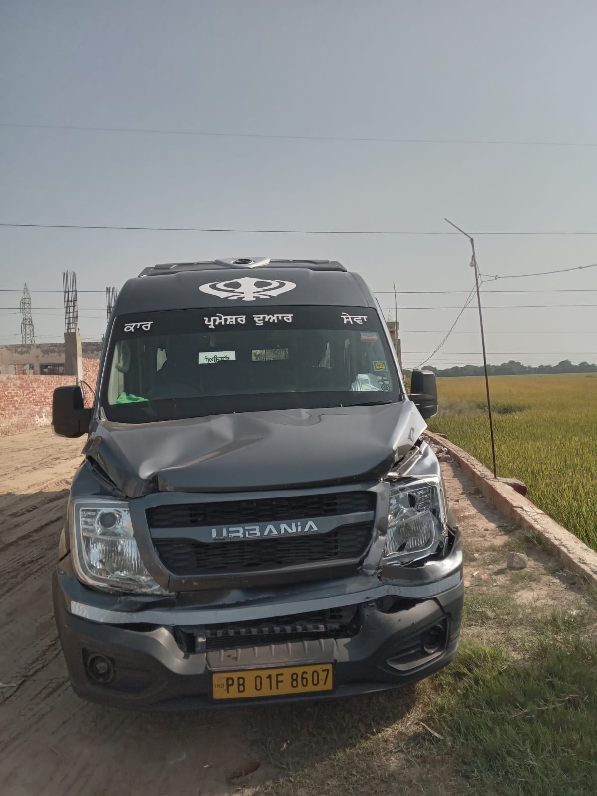 ਬਾਬਾ ਰਣਜੀਤ ਸਿੰਘ ਢੱਡਰੀਆਂ ਵਾਲੇ ਦੇ ਕਾਫਲੇ ਦੀ ਗੱਡੀ ਸੜਕ ਹਾਦਸੇ ਵਿਚ ਨੁਕਸਾਨੀ, ਜਾਨੀ ਨੁਕਸਾਨ ਤੋਂ ਰਿਹਾ ਬਚਾਅ