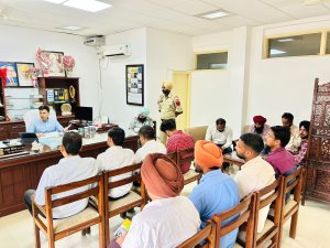 ਝੋਨੇ ਦੀ ਖਰੀਦ ਸਬੰਧੀ ਐਸ.ਡੀ.ਐਮ. ਆਯੂਸ਼ ਗੋਇਲ ਨੇ ਖ਼ਰੀਦ ਏਜੰਸੀਆਂ ਦੇ ਅਧਿਕਾਰੀਆਂ ਨਾਲ ਕੀਤੀ ਮੀਟਿੰਗ