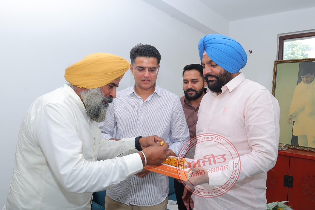 ਪ੍ਰਧਾਨ ਬਣਨ ਤੋਂ ਬਾਅਦ ਸਚਿਨ ਪਾਇਲਟ ਨੂੰ ਮਿਲਣ ਪੁੱਜੇ ਪਰਗਟ ਸਿੰਘ
