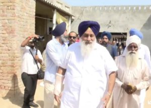 ਸ਼੍ਰੋਮਣੀ ਅਕਾਲੀ ਦਲ (ਬ) ਦੇ ਪ੍ਰਧਾਨ ਸੁਖਬੀਰ ਸਿੰਘ ਬਾਦਲ ਡੋਰ ਟੂ ਡੋਰ ਮੁਹਿੰਮ ਤਹਿਤ ਦੋਦਾ ਵਿਖੇ ਪਹੁੰਚੇ