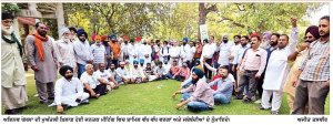 ਖੋਸਲਾ ਦੀ ਮੁਅੱਤਲੀ ਖ਼ਿਲਾਫ਼ ਭੜਕਿਆ ਲੋਕ ਰੋਹ-8 ਨੂੰ ਸੱਤ ਨੰਬਰ ਚੁੰਗੀ ’ਤੇ ਨੈਸ਼ਨਲ ਹਾਈਵੇ ਜਾਮ ਕਰਨ ਦਾ ਐਲਾਨ