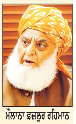 ਪਾਕਿ ਸਰਕਾਰ ਤੇ ਪੀ. ਟੀ. ਆਈ. ਮੌਲਾਨਾ ਨੂੰ ਵਿਚੋਲਾ ਬਣਾਉਣ ਲਈ ਸਹਿਮਤ