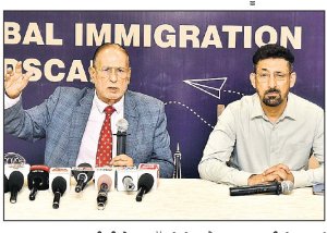 ਕੈਨੇਡਾ ਇੱਕ ਆਕਰਸ਼ਕ ਇਮੀਗ੍ਰੇਸ਼ਨ ਡੈਸਟੀਨੇਸ਼ਨ ਵਜੋਂ ਉਭਰ ਰਿਹਾ ਹੈ-ਲੈਫਟੀਨੈਂਟ ਕਰਨਲ ਸੰਧੂ
10-11 ਨੂੰ ਪੰਜਾਬ ਅਤੇ ਚੰਡੀਗੜ੍ਹ ’ਚ ਡਬਲਯੂ.ਡਬਲਯੂ.ਆਈ.ਸੀ.ਐਸ. ਵਲੋਂ ਮੈਗਾ ਇਮੀਗ੍ਰੇਸ਼ਨ ਸੈਮੀਨਾਰ