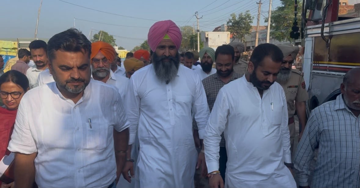 ਪਨਗ੍ਰੇਨ ਦੇ ਚੇਅਰਮੈਨ ਪਹੁੰਚੇ ਫ਼ਾਜ਼ਿਲਕਾ ਮੰਡੀ, ਕਿਸਾਨਾਂ ਨੂੰ ਮੁਆਵਜ਼ਾ ਦਿਵਾਉਣ ਦਾ ਦਿੱਤਾ ਭਰੋਸਾ