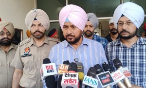 ਪੰਜਾਬ ਸਰਕਾਰ ਵਲੋਂ ਬਣਾਈ ਗਈ ਵਿਸ਼ੇਸ਼ ਜਾਂਚ ਟੀਮ ਵਲੋਂ ਜਬਰ ਜ਼ਨਾਹ ਪੀੜਿਤਾ ਬਹਿਰੀਨ ਵਾਲੀ ਬੀਬੀ ਨਾਲ ਤਖਤ ਸ੍ਰੀ ਕੇਸਗੜ੍ਹ ਸਾਹਿਬ ਕੰਪਲੈਕਸ ਦੀਆਂ ਵੱਖ ਵੱਖ ਥਾਵਾਂ ਦਾ ਕੀਤਾ ਦੌਰਾ