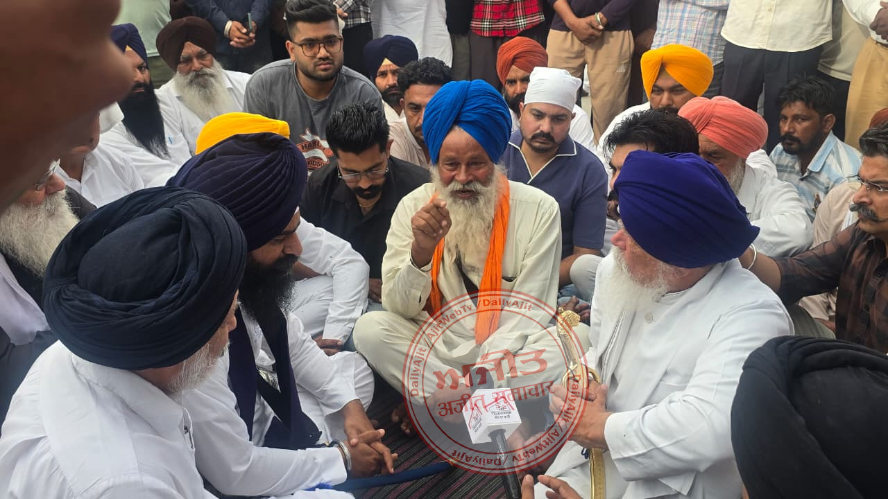 ਪਰਵਿੰਦਰ ਝੋਟੇ ਦੇ ਪਰਿਵਾਰ ਨੂੰ ਮਿਲਣ ਪੁੱਜੇ ਗਿਆਨੀ ਗੜਗੱਜ